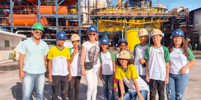 Alunos da Barra fazem visita técnica à termoelétrica da Usina Santo Antônio