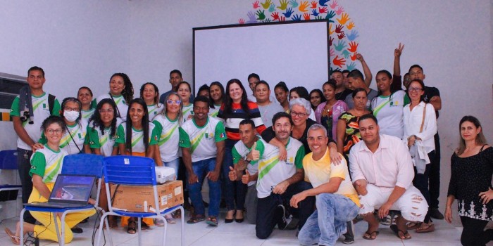 Barra de Santo Antônio dá exemplo de valorização da educação: prefeita Lívia Carla garante aumento de 15% nos salários dos servidores