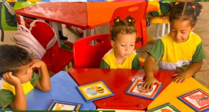 Barra de Santo Antônio: Prefeitura entrega novo mobiliário escolar para rede municipal