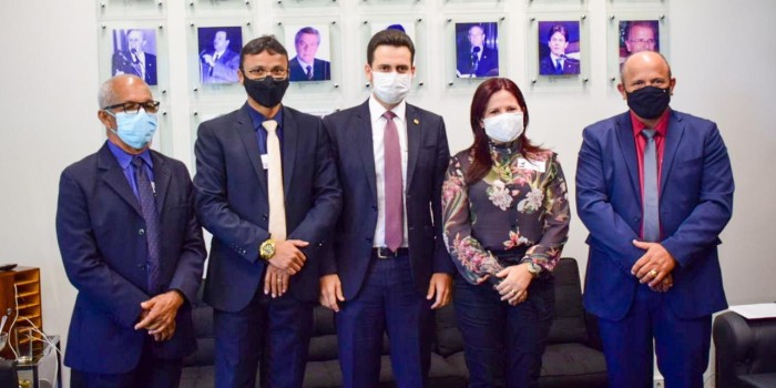 Prefeita Lívia Carla se reúne com presidente do FNDE em Brasília e obtém apoio para educação