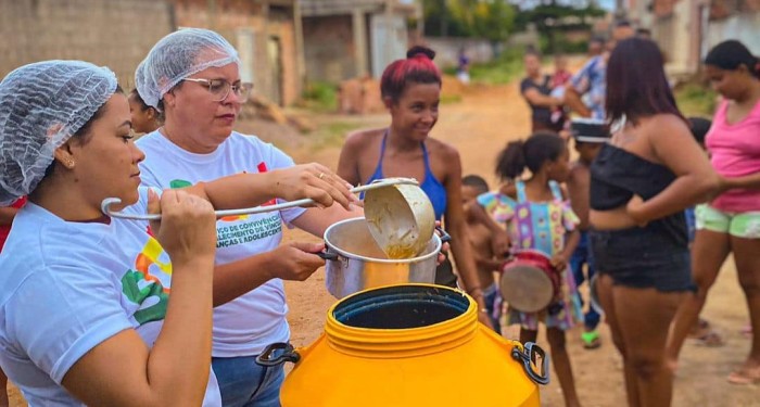  “Alimentando Famílias” fecha 2022 com mais de 20 mil litros de alimentos entregues nas comunidades