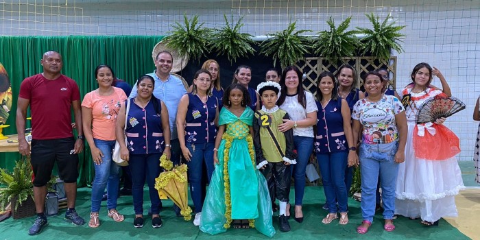 Prefeita Lívia Carla e Secretário de Educação Gustavo Medeiros animam alunos da rede municipal com o Projeto Avança Barra