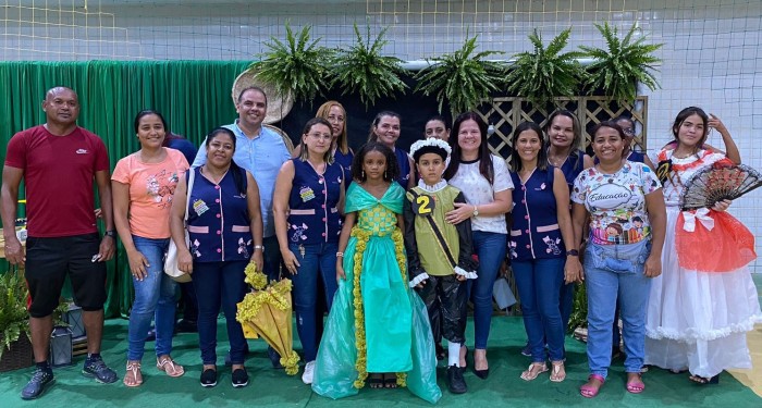 Prefeita Lívia Carla e Secretário de Educação Gustavo Medeiros animam alunos da rede municipal com o Projeto Avança Barra