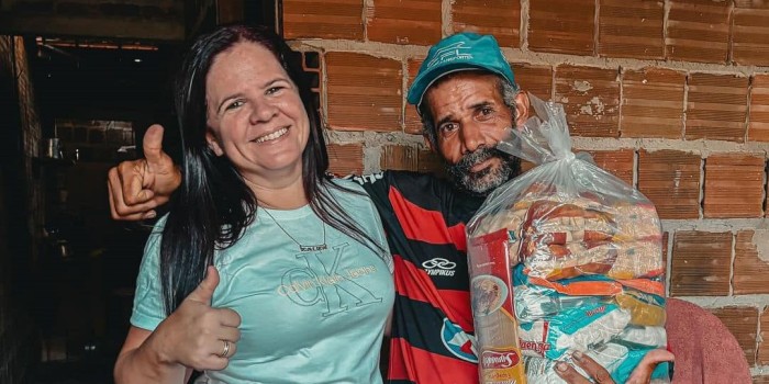 BARRA DE SANTO ANTÔNIO: Prefeita Lívia Carla leva assistência às famílias da Comunidade Vila São Pedro (Xié) com entrega de cestas básicas.