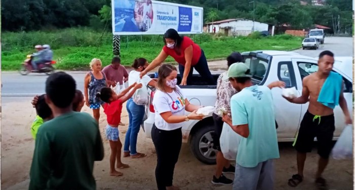Prefeitura da Barra de Sto Antônio distribui alimentos para famílias em situação de vulnerabilidade social
