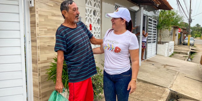 Semana Santa: Prefeita Lívia Carla realiza distribuição de peixe para os barrenses